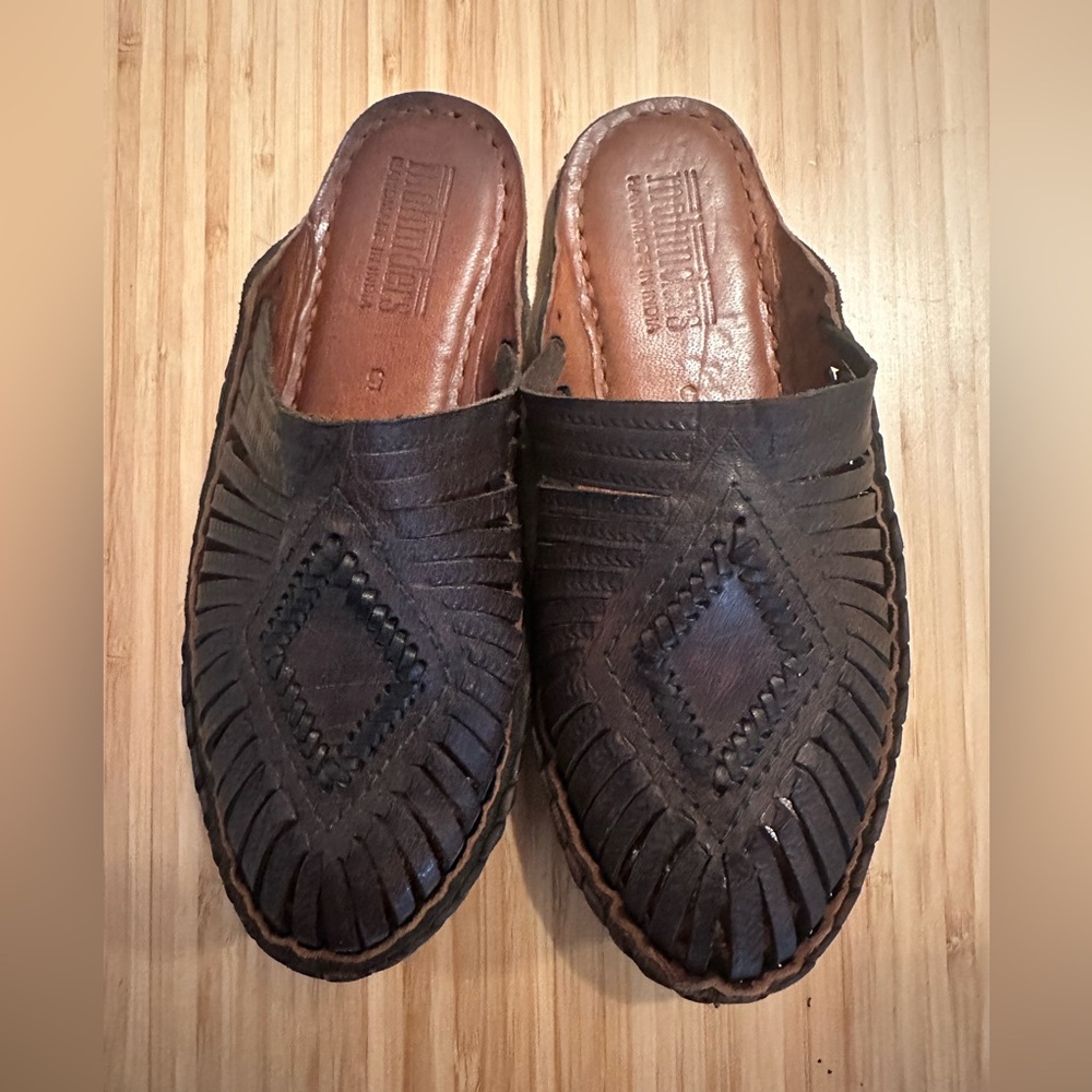 Women’s Leather Slip-On Mohinders Shoes
